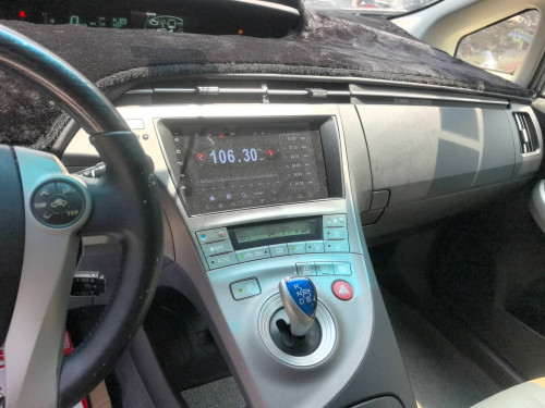 Prius ឆ្នាំ2012 option 2 ធានាឡានថ្មី