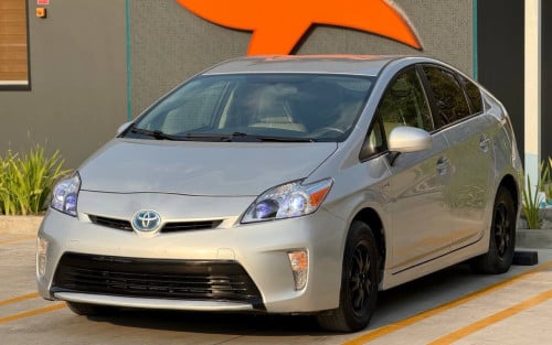 Prius 2012 option 3  កាន់លុយ 6000$ ដកឡានបាន