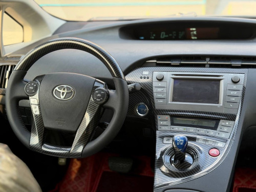 Prius 2012 option 3  កាន់លុយ 6000$ ដកឡានបាន