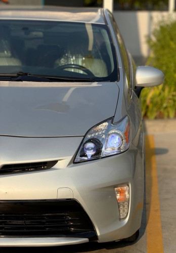 Prius 2012 option 3  កាន់លុយ 6000$ ដកឡានបាន