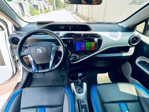 Prius C 2012 option4