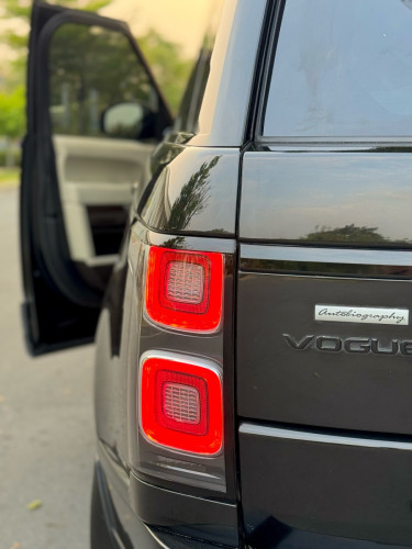 Range Rover Vogue LWB Autobiography(តួរវែង)