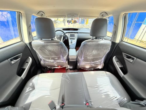 Toyota Prius 2014 ឡានស្អាត ឃ្មុំហ្ស៊ីន