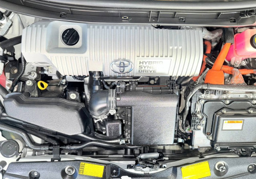 Toyota Prius 2014 ឡានស្អាត ឃ្មុំហ្ស៊ីន