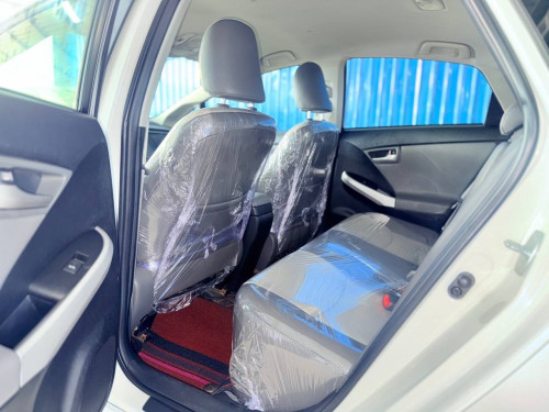 Toyota Prius 2014 ឡានស្អាត ឃ្មុំហ្ស៊ីន