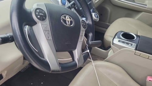 Toyota Prius V 2013 Option 5 Full Advanced Technology