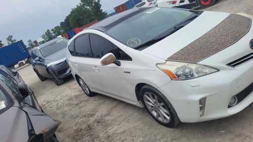 Toyota Prius V 2013 Option 5 Full Advanced Technology