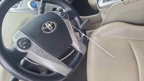 Toyota Prius V 2013 Option 5 Full Advanced Technology
