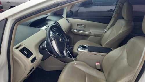 Toyota Prius V 2013 Option 5 Full Advanced Technology
