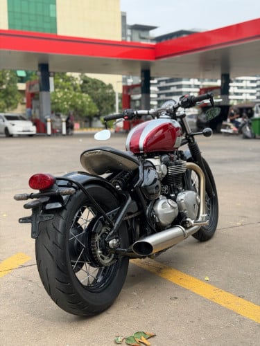 Triumph bobber 1200cc