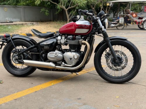 Triumph bobber 1200cc