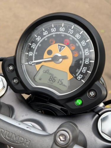 Triumph bobber 1200cc