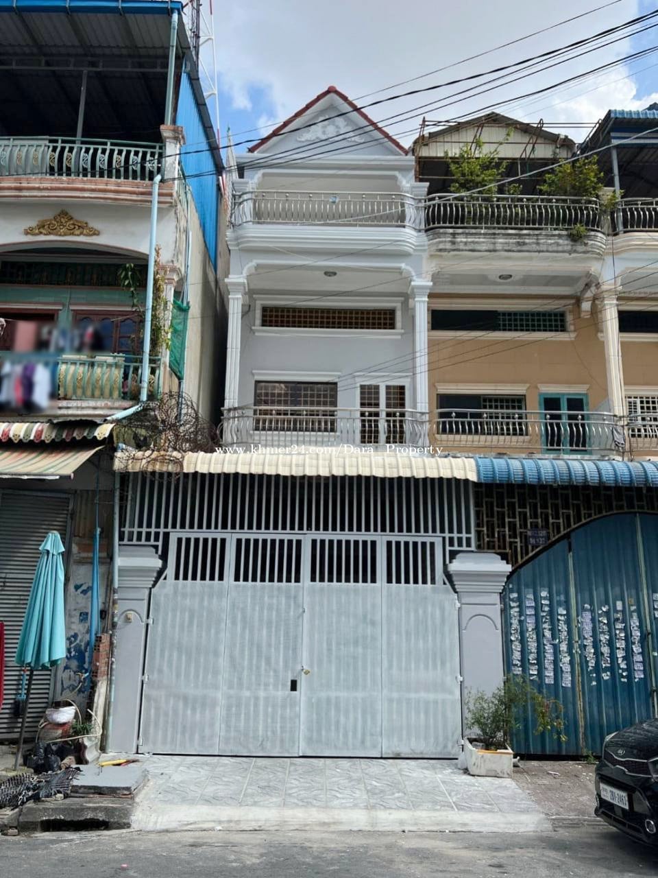 ផ្ទះល្វែងសម្រាប់លក់ នៅជិតផ្លូវកម្ពុជាក្រោម