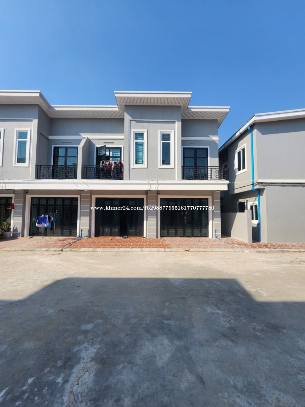 មានផ្ទះសង់រួច100% តម្លៃបង់ផ្តាច់29900$ ទីតាំងខាងលិចផ្សារអូដឹម ជាប់តំបន់សេដ្ឋកិច្ចពិសេស