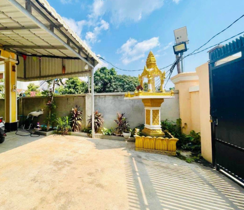 ផ្ទះវីឡាទោល កណ្ដាលក្រុងសៀមរាប លក់បន្ទាន់លក្ខណះល្អ ទឹកដីត្រជាក់ត្រជុំ