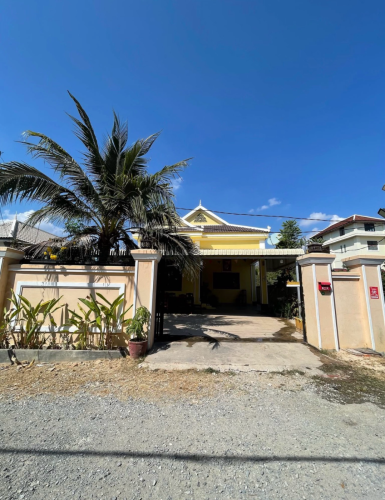 ផ្ទះវីឡាទោល កណ្ដាលក្រុងសៀមរាប លក់បន្ទាន់លក្ខណះល្អ ទឹកដីត្រជាក់ត្រជុំ