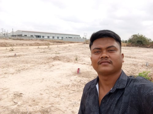 ដីក្បែរព្រលានយន្តហោះថ្មីធូៗ