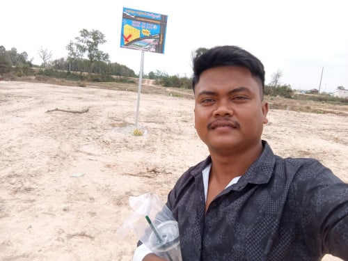 ដីក្បែរព្រលានយន្តហោះថ្មីធូៗ