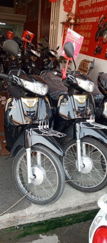 លក់ម៉ូតូបង់រំលោះ cbcមិនឆែក