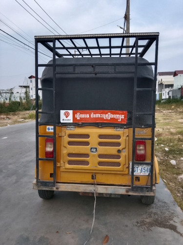 កង់បីលក់បងៗអ្នកជិះផ្ទាល់