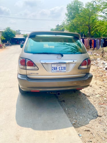 លក់11800$