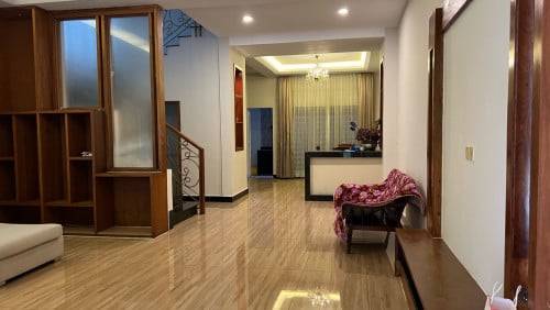 វីឡាភ្លោះនៅថ្មីស្អាត ជួល ក្បែរ Aeon2 mall ក្នុងបុរី ពិភពថ្មី