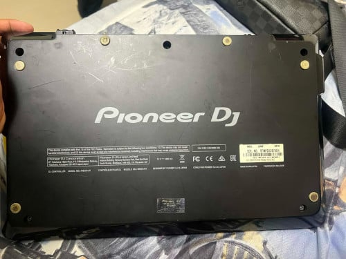 លក់ម៉ាសុីនDJ នៅស្អាតអាចលេងជាមួយទូរស័ព្ទនឹងកំព្យូទ័របាន ងាយស្រួលដាក់តាមខ្លួន