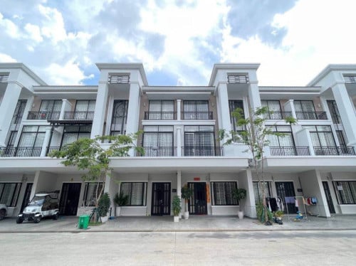 #forrent  🏘LA villa in Borey Peng Huot, Boeung Snor for rent