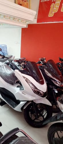លក់ម៉ូតូ Honda បង់រំលោះ ទោះខូចcbcក៏ស្នើបាន