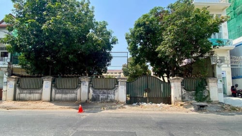 ដីសំរាប់ជួលទួលគោក  / Land for rent Toul Kork