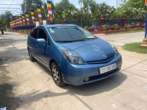 ត្រូវការលក់ Priusឆ្នាំ04ហ្វូលពេញប្រភេទឡានស្អាតធានាឡានថ្មីមិនបុកមិនច្រេះ