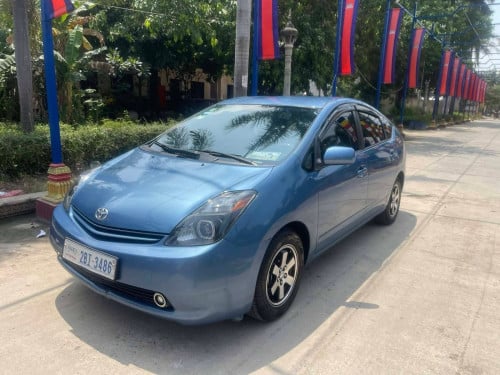 ត្រូវការលក់ Priusឆ្នាំ04ហ្វូលពេញប្រភេទឡានស្អាតធានាឡានថ្មីមិនបុកមិនច្រេះ