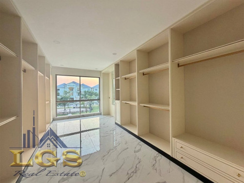 🏡 វីឡាឃ្វីន សម្រាប់លក់បន្ទាន់(Eco Poli 1)