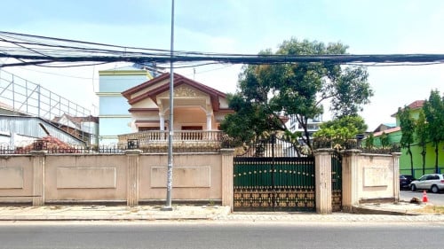 វីឡាសំរាប់ជួលទួលគោក   / Villa for rent Toulkork