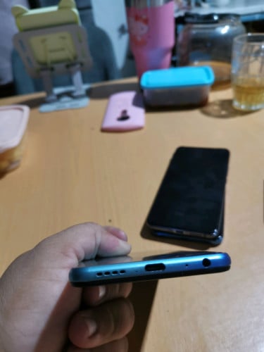 សៀមរាប លក់ Vivo Y31s Ram6g rom 128g ដានស្ពរស្ទើសំបក