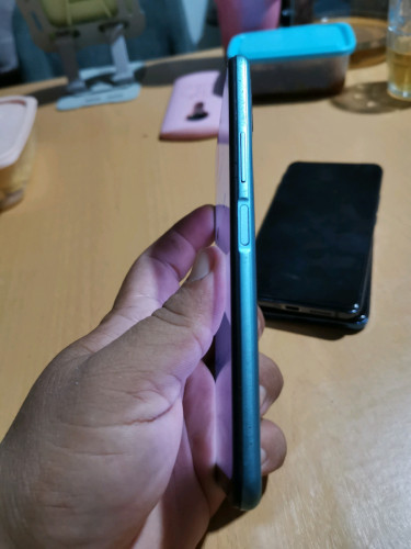 សៀមរាប លក់ Vivo Y31s Ram6g rom 128g ដានស្ពរស្ទើសំបក