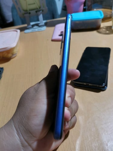 សៀមរាប លក់ Vivo Y31s Ram6g rom 128g ដានស្ពរស្ទើសំបក