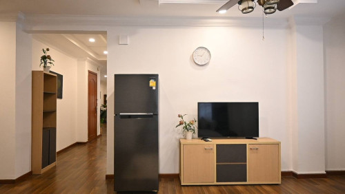 2 bed + 2 bath Apartment for Rent in BKK 1