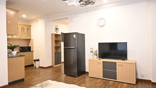 2 bed + 2 bath Apartment for Rent in BKK 1