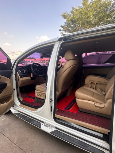 2015  Kia carnival full option