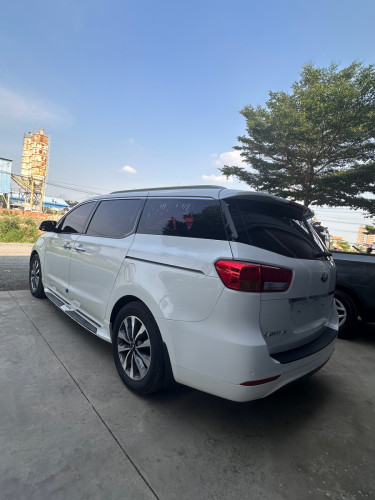 2015  Kia carnival full option