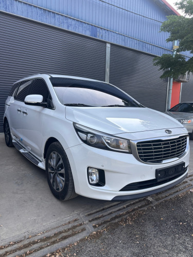 2015  Kia carnival full option