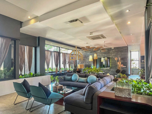 3 Bedroom Services Apartment for rent- Tonle Basac-Phnom Penh.