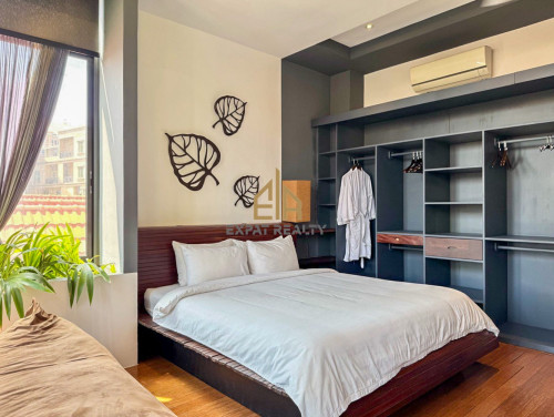3 Bedroom Services Apartment for rent- Tonle Basac-Phnom Penh.