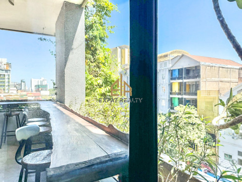 3 Bedroom Services Apartment for rent- Tonle Basac-Phnom Penh.
