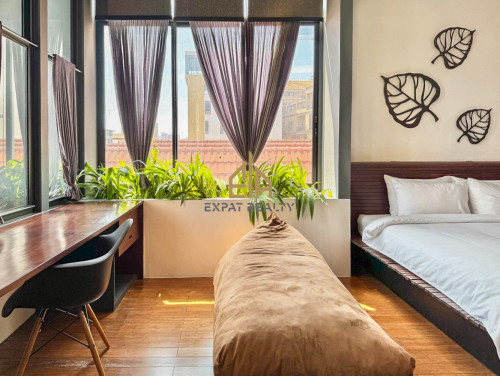 3 Bedroom Services Apartment for rent- Tonle Basac-Phnom Penh.