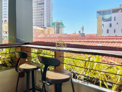 3 Bedroom Services Apartment for rent- Tonle Basac-Phnom Penh.