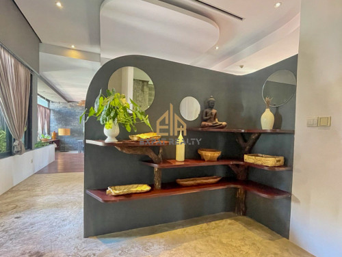 3 Bedroom Services Apartment for rent- Tonle Basac-Phnom Penh.