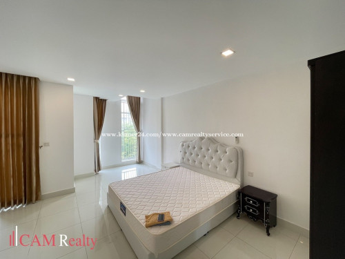 4 BR Link Villa For Rent In Borey Chip Mong Sen Sok