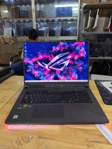 Asus ROG Strix G814JIR i9-14th